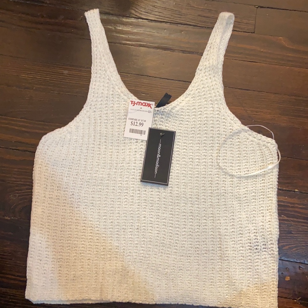 Moon & Madison crop tank